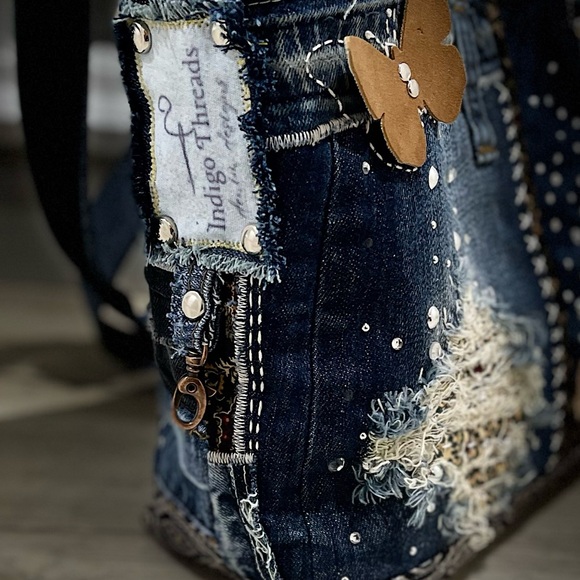 Denim patchwork shoulder bag upcycled jeans boho bag - Picture 11 of 15